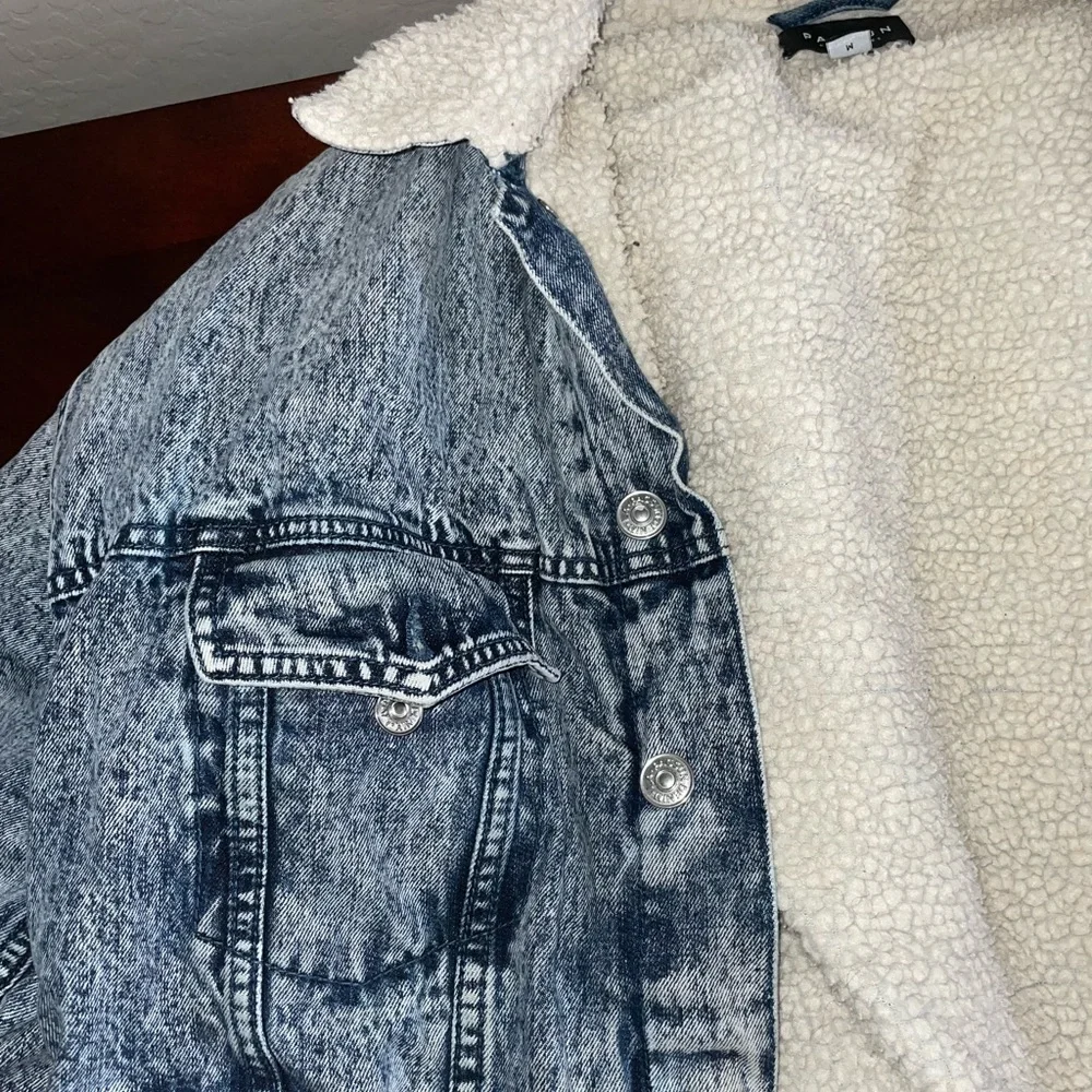 jacket - Picture 2 of 2